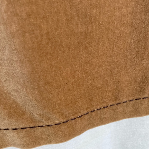 Boden tan skirt with appliqué floral & leaf design - Picture 6 of 13